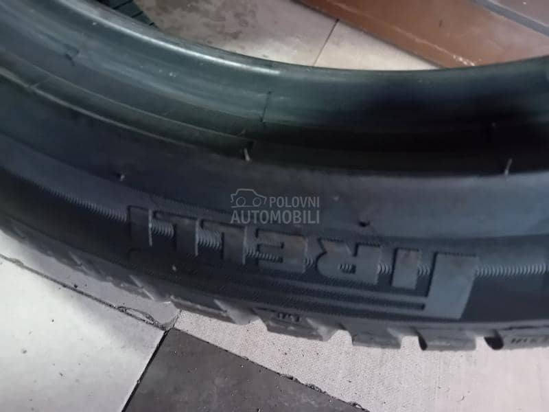 Pirelli 245/45 R19 Zimska