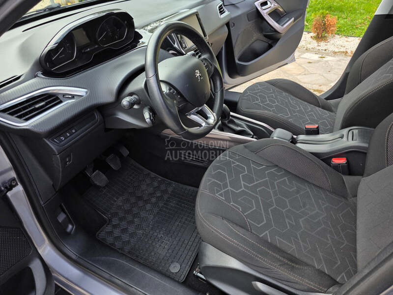 Peugeot 2008 1.2