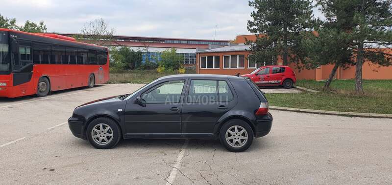 Volkswagen Golf 4 //O C U V A N