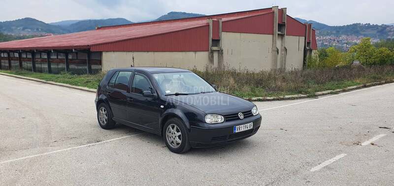 Volkswagen Golf 4 //O C U V A N