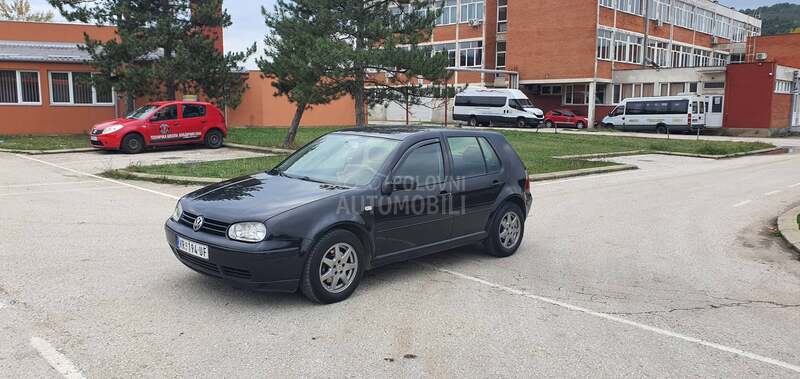Volkswagen Golf 4 //O C U V A N