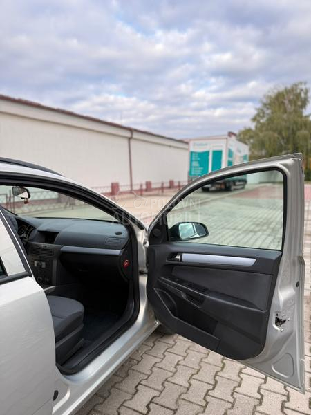 Opel Astra H 