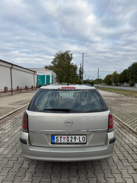 Opel Astra H 