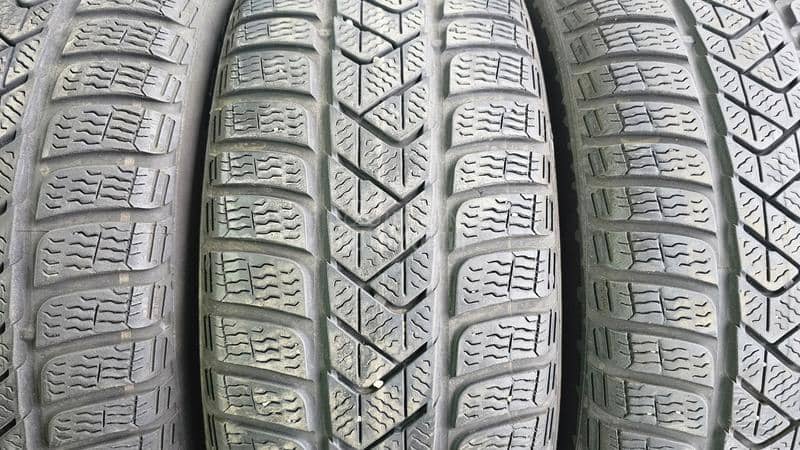 Pirelli 215/60 R16 Zimska