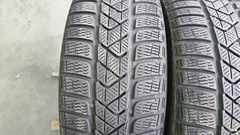 Pirelli 215/60 R16 Zimska