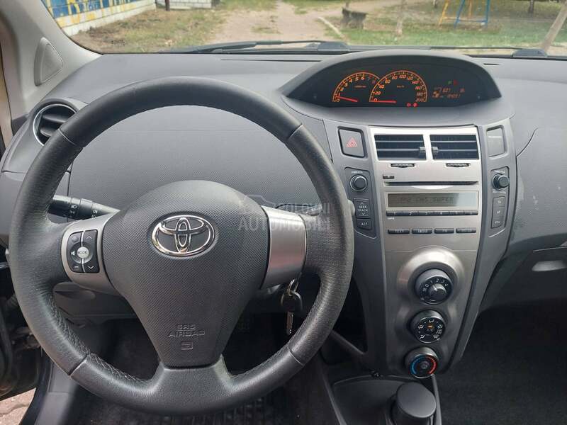 Toyota Yaris 1.33 VVT-i/CH
