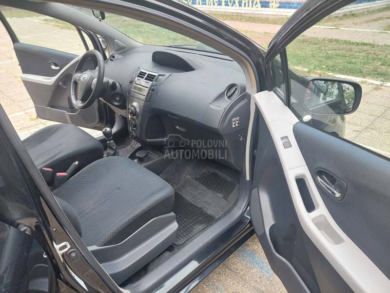Toyota Yaris 1.33 VVT-i/CH