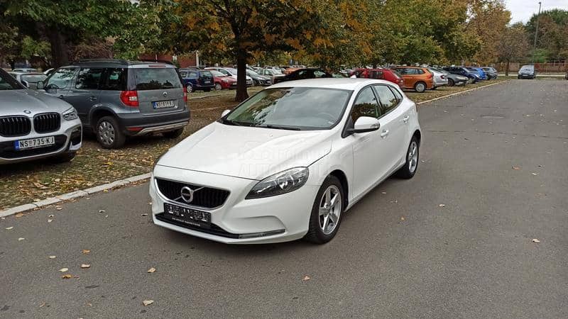 Volvo V40 2.0  D2