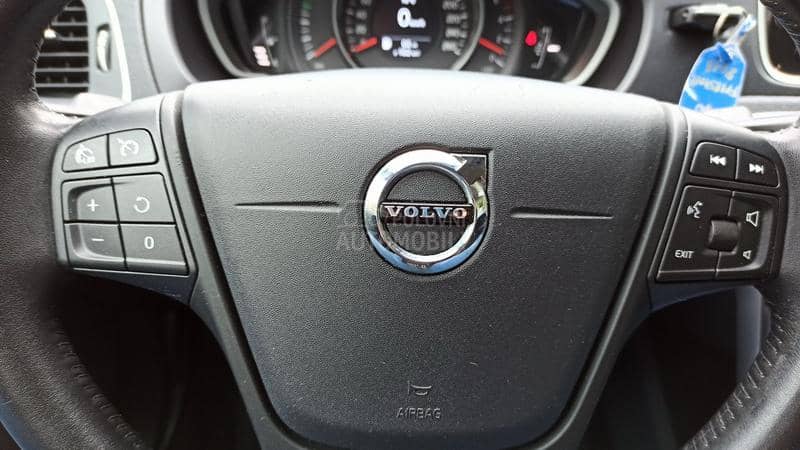 Volvo V40 2.0  D2