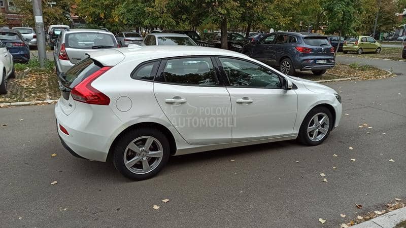 Volvo V40 2.0  D2