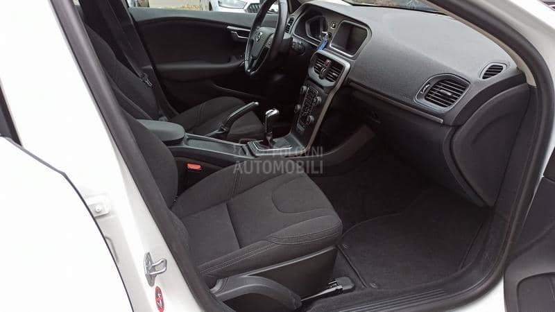 Volvo V40 2.0  D2