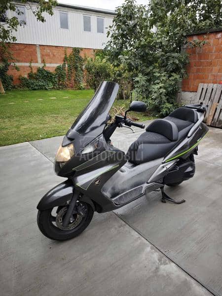 Honda Silver Wing FJS 400