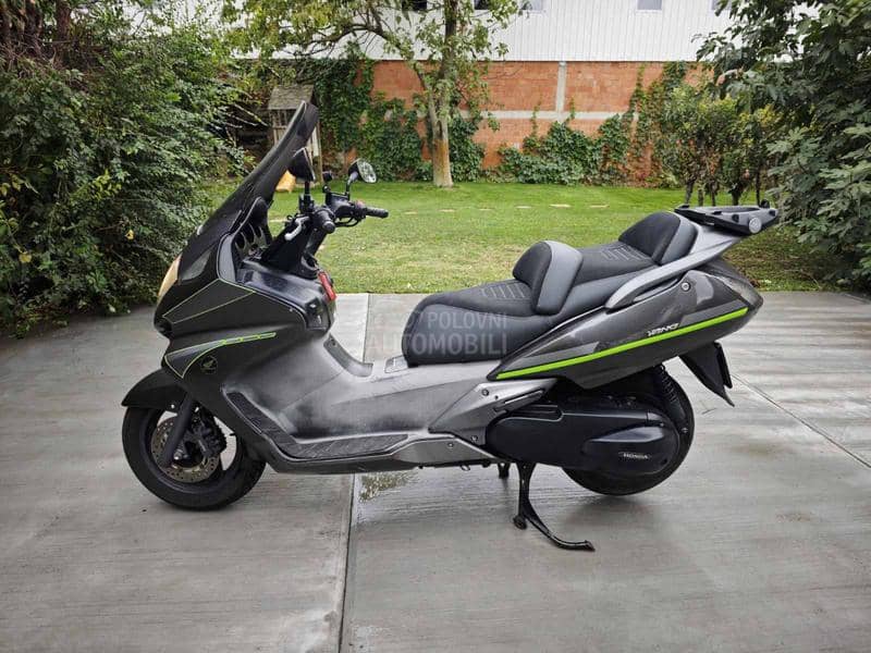 Honda Silver Wing FJS 400