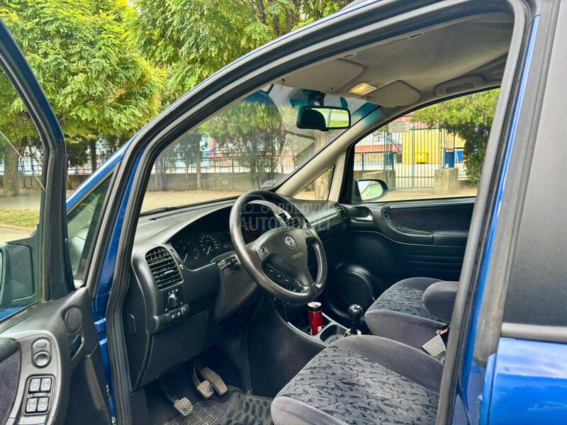 Opel Zafira 