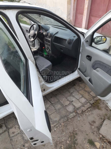 Dacia Logan 