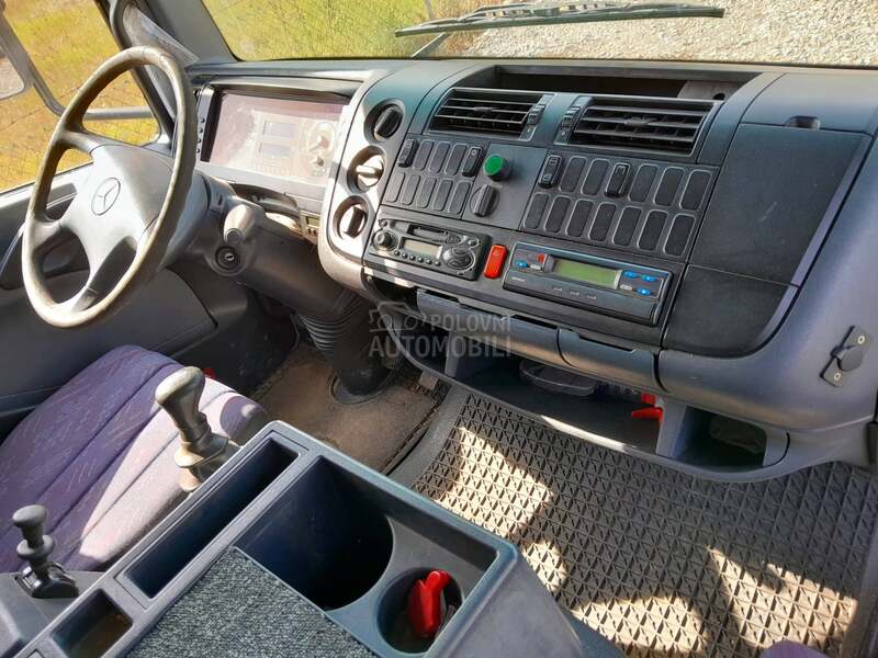 Mercedes Benz 818