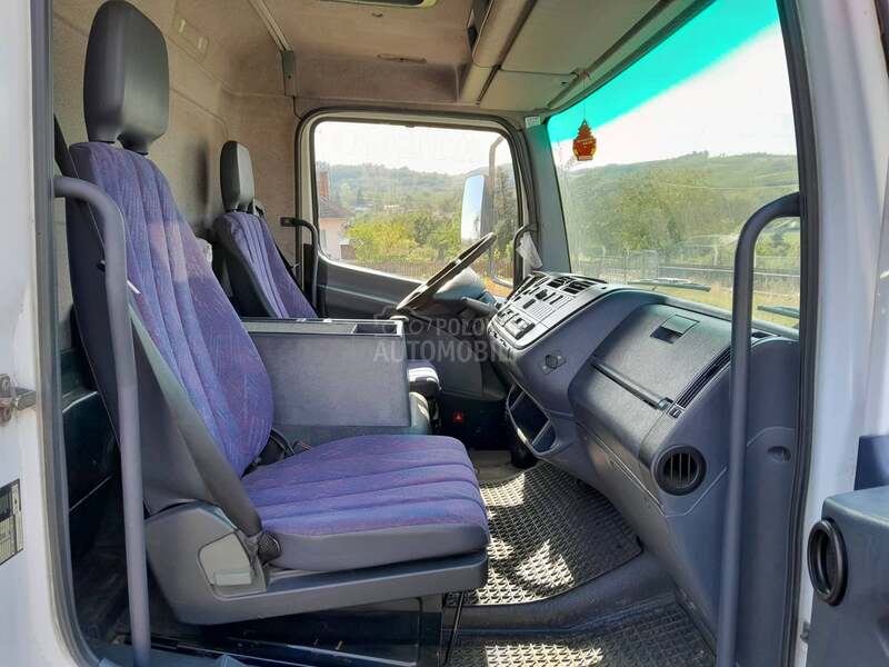Mercedes Benz 818
