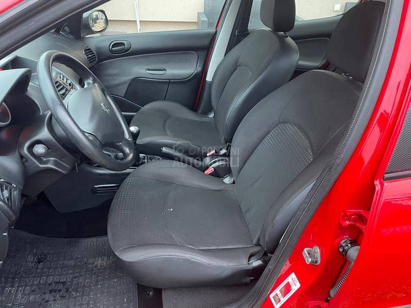 Peugeot 206 plus 1.1 b Young