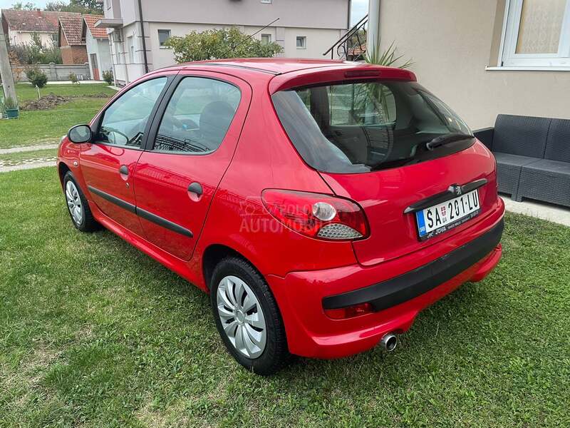 Peugeot 206 plus 1.1 b Young