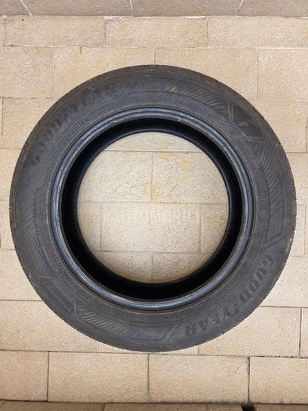 Goodyear 215/60 R17 Letnja