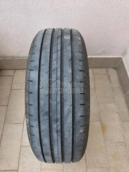Goodyear 215/60 R17 Letnja