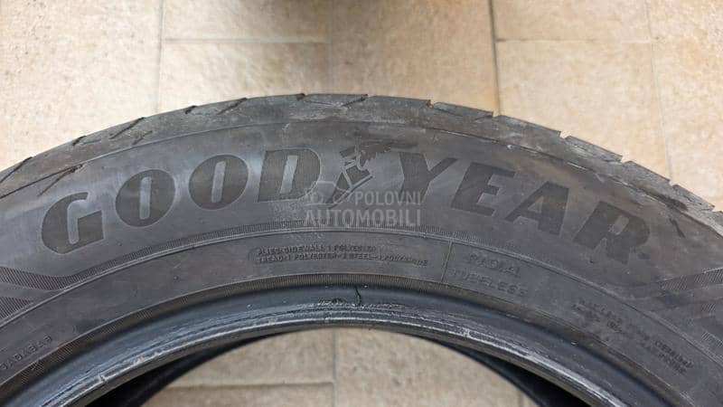 Goodyear 215/60 R17 Letnja