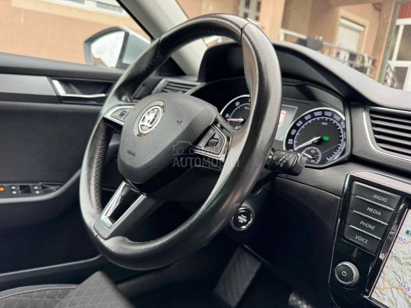 Škoda Superb 2.0TDI DSG/PANO