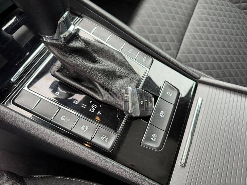 Škoda Superb 2.0TDI DSG/PANO