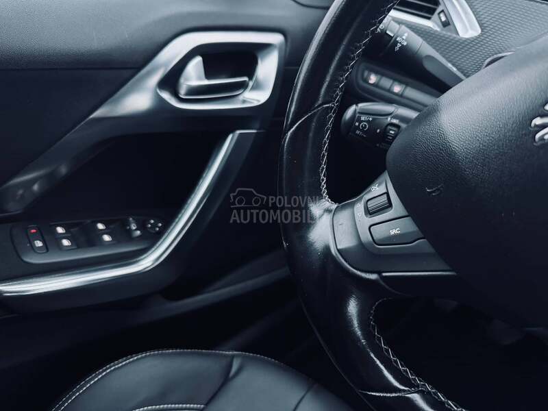 Peugeot 2008 1.2 ALLURE