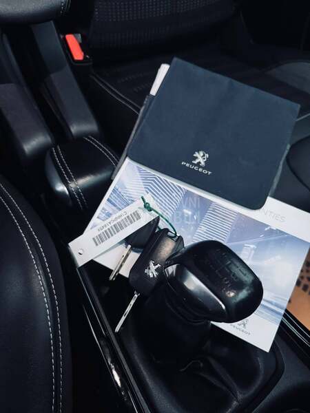 Peugeot 2008 1.2 ALLURE