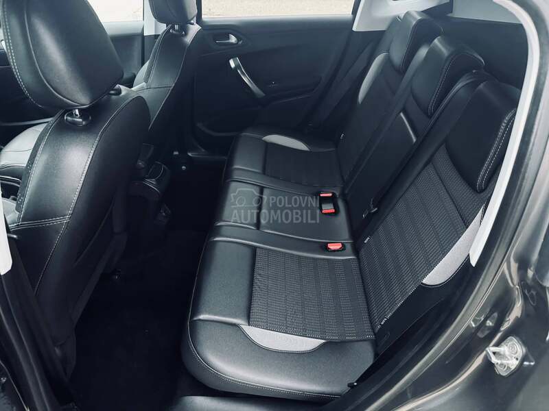 Peugeot 2008 1.2 ALLURE