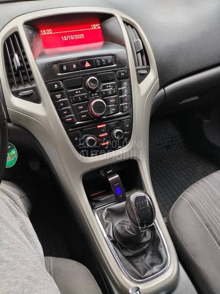 Opel Astra J 1,7cdti