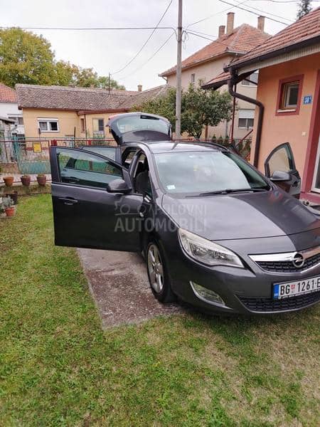 Opel Astra J 1,7cdti
