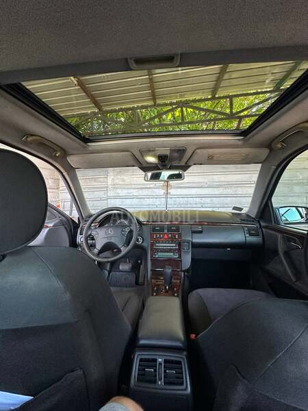 Mercedes Benz E 220 