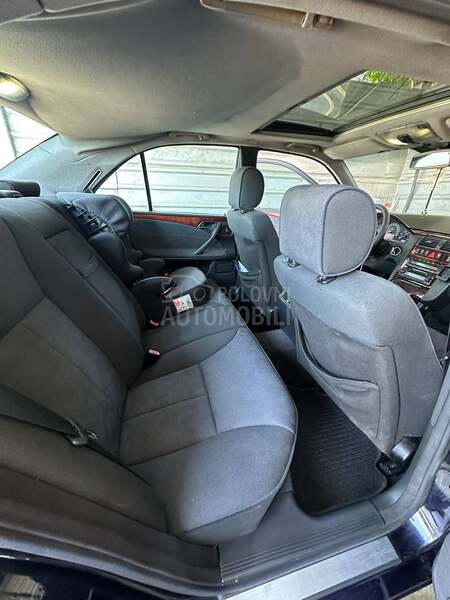 Mercedes Benz E 220 