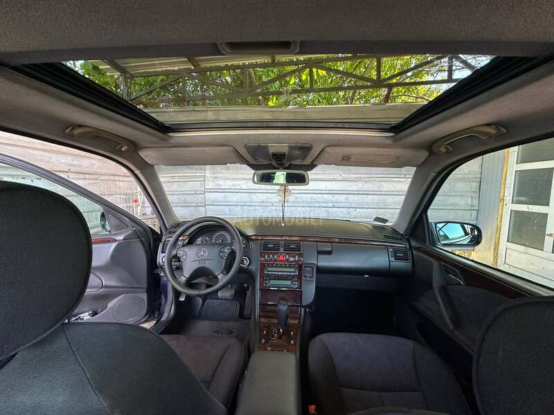 Mercedes Benz E 220 