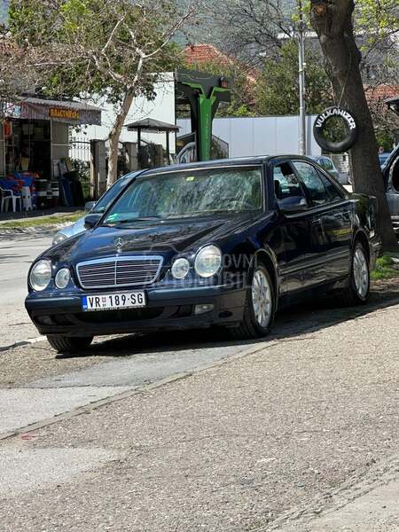 Mercedes Benz E 220 