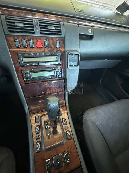 Mercedes Benz E 220 