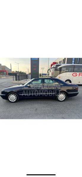 Mercedes Benz E 220 
