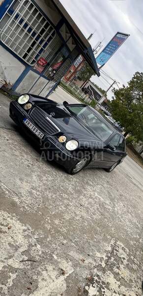 Mercedes Benz E 220 