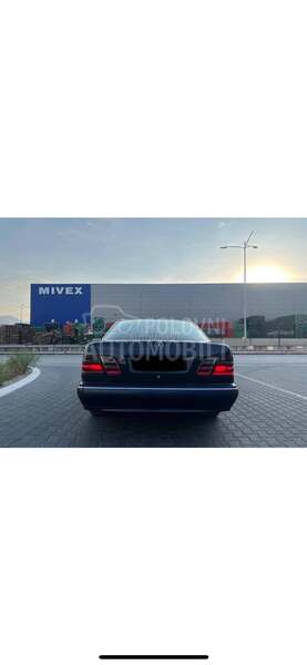 Mercedes Benz E 220 