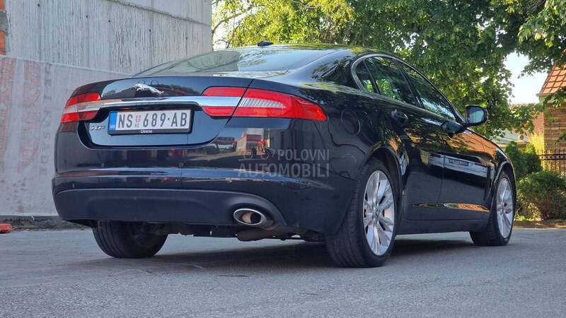 Jaguar XF 