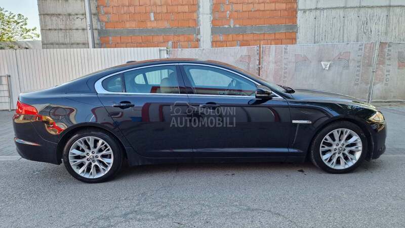 Jaguar XF 