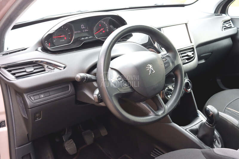Peugeot 208 1.2 VTI