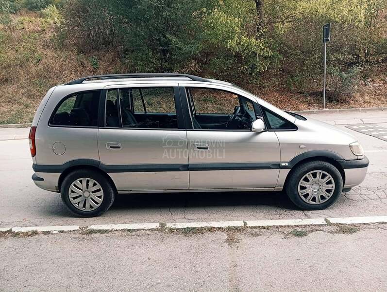 Opel Zafira REG 1.2026 2.0D