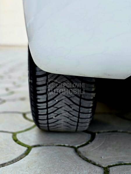 Peugeot 208 1.4HDI ALLURE LED