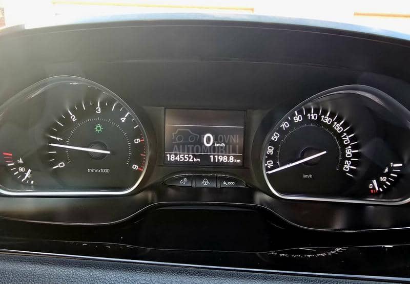 Peugeot 208 1.4HDI ALLURE LED