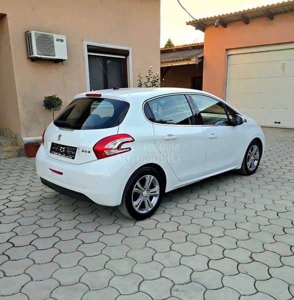 Peugeot 208 1.4HDI ALLURE LED