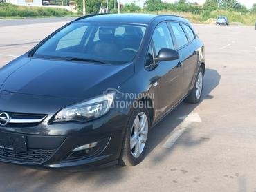 Opel Astra J 