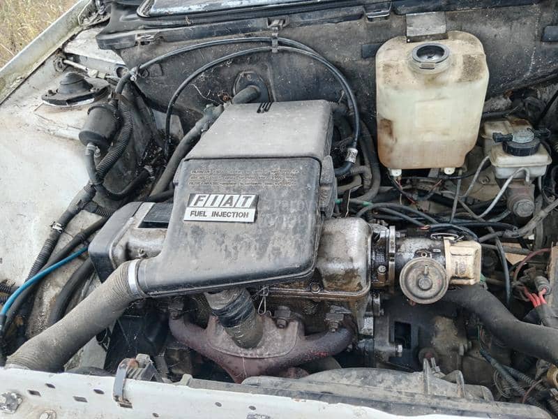 Fiat Uno -  kompletan auto u delovima